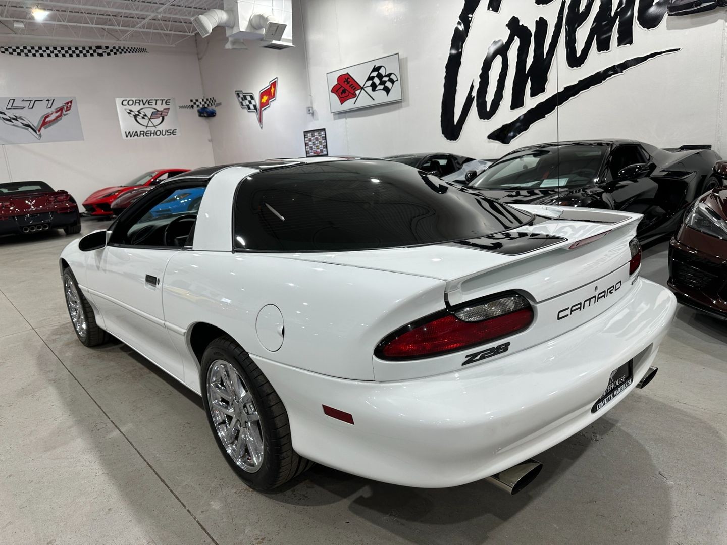 Chevrolet-Camaro-1995-Hatchback-2