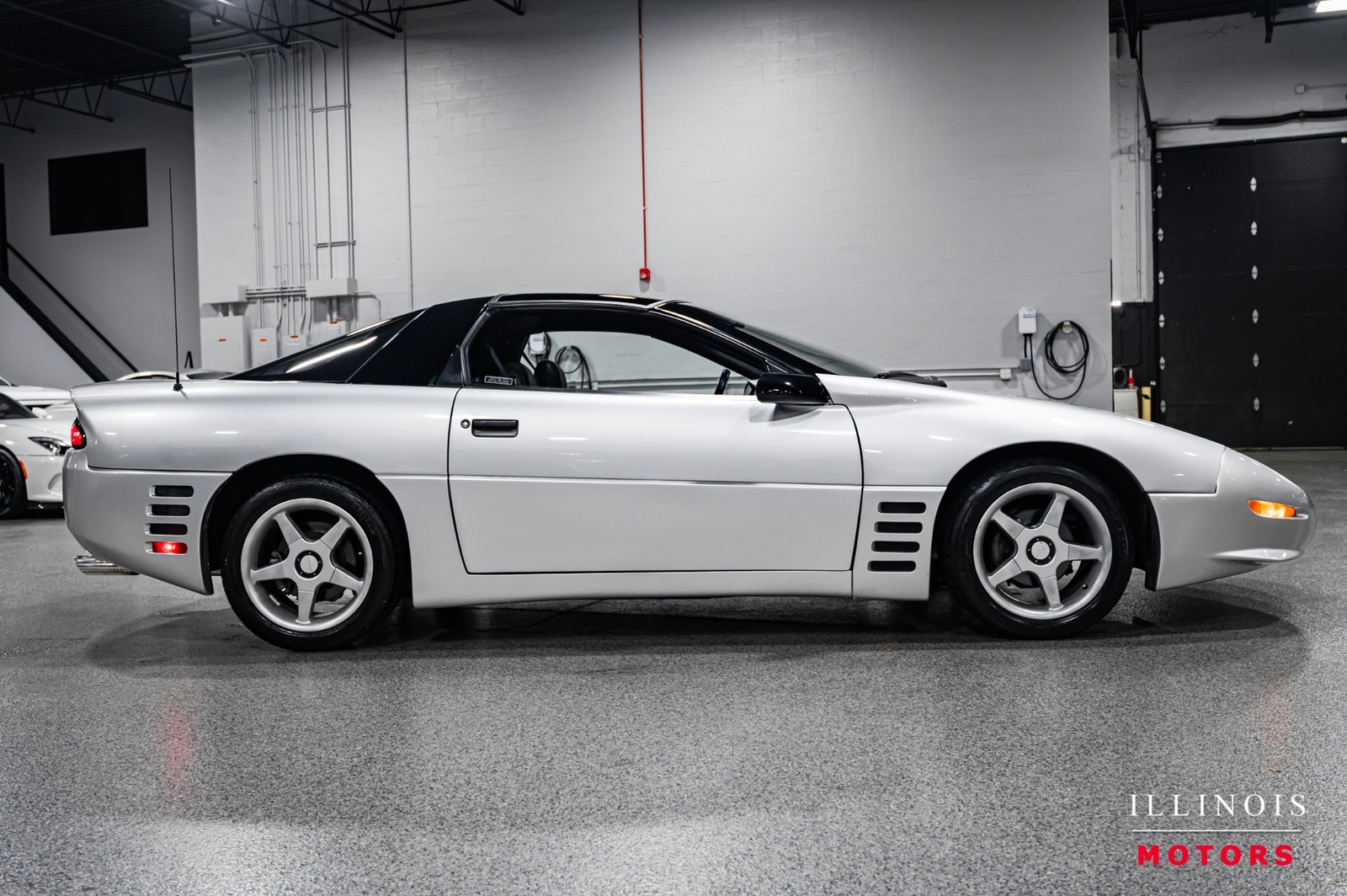 Chevrolet-Camaro-1995-Hatchback-5
