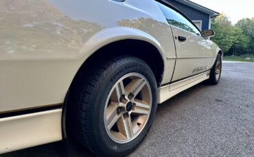 Chevrolet-Camaro-Z28-IROC-Z-1987-59k-Miles-Clean-Carfax-13