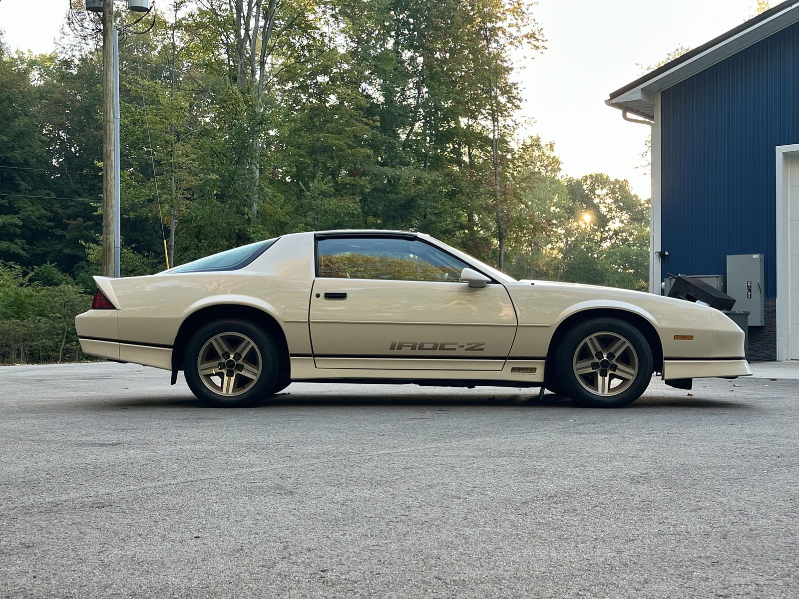 Chevrolet-Camaro-Z28-IROC-Z-1987-59k-Miles-Clean-Carfax-6