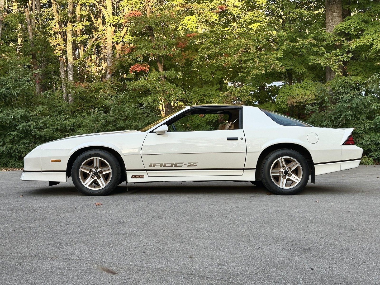 Chevrolet-Camaro-Z28-IROC-Z-1987-59k-Miles-Clean-Carfax-8