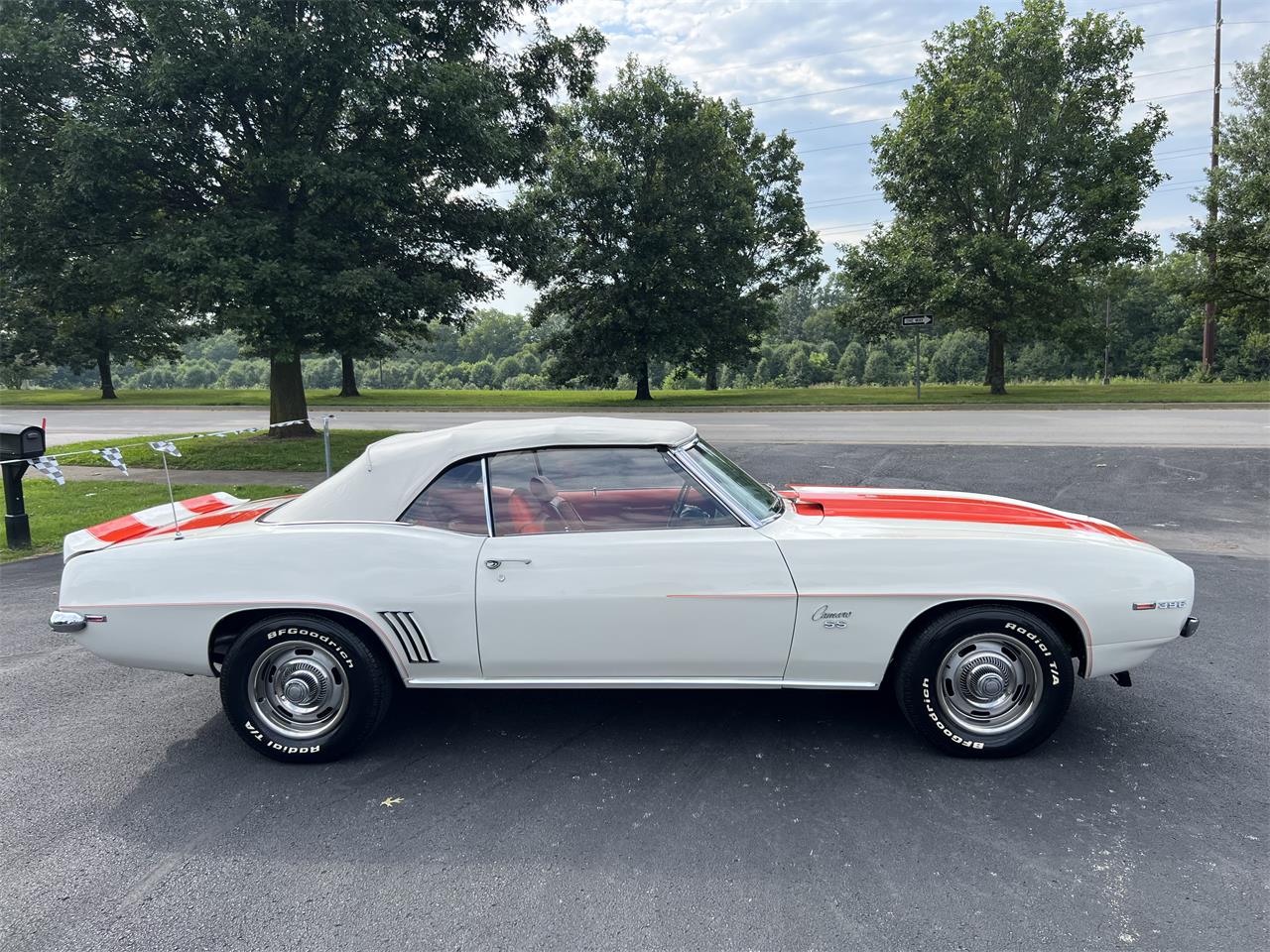 Chevrolet-Camaro-ss-z28-1969-White-Red-10
