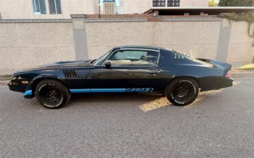 Chevrolet-Camaro-z28-1979-Metallic-Blue-Black-21