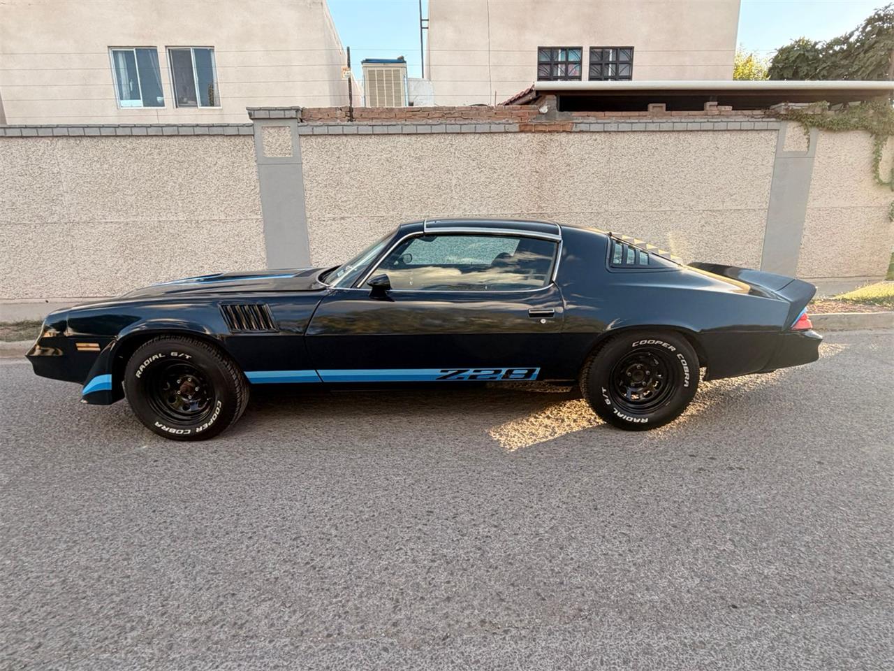 Chevrolet-Camaro-z28-1979-Metallic-Blue-Black-21