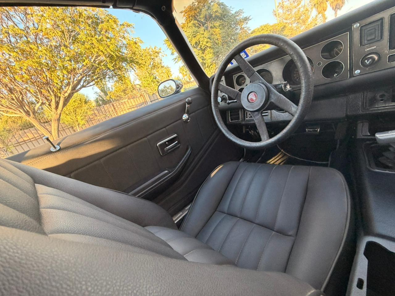 Chevrolet-Camaro-z28-1979-Metallic-Blue-Black-27