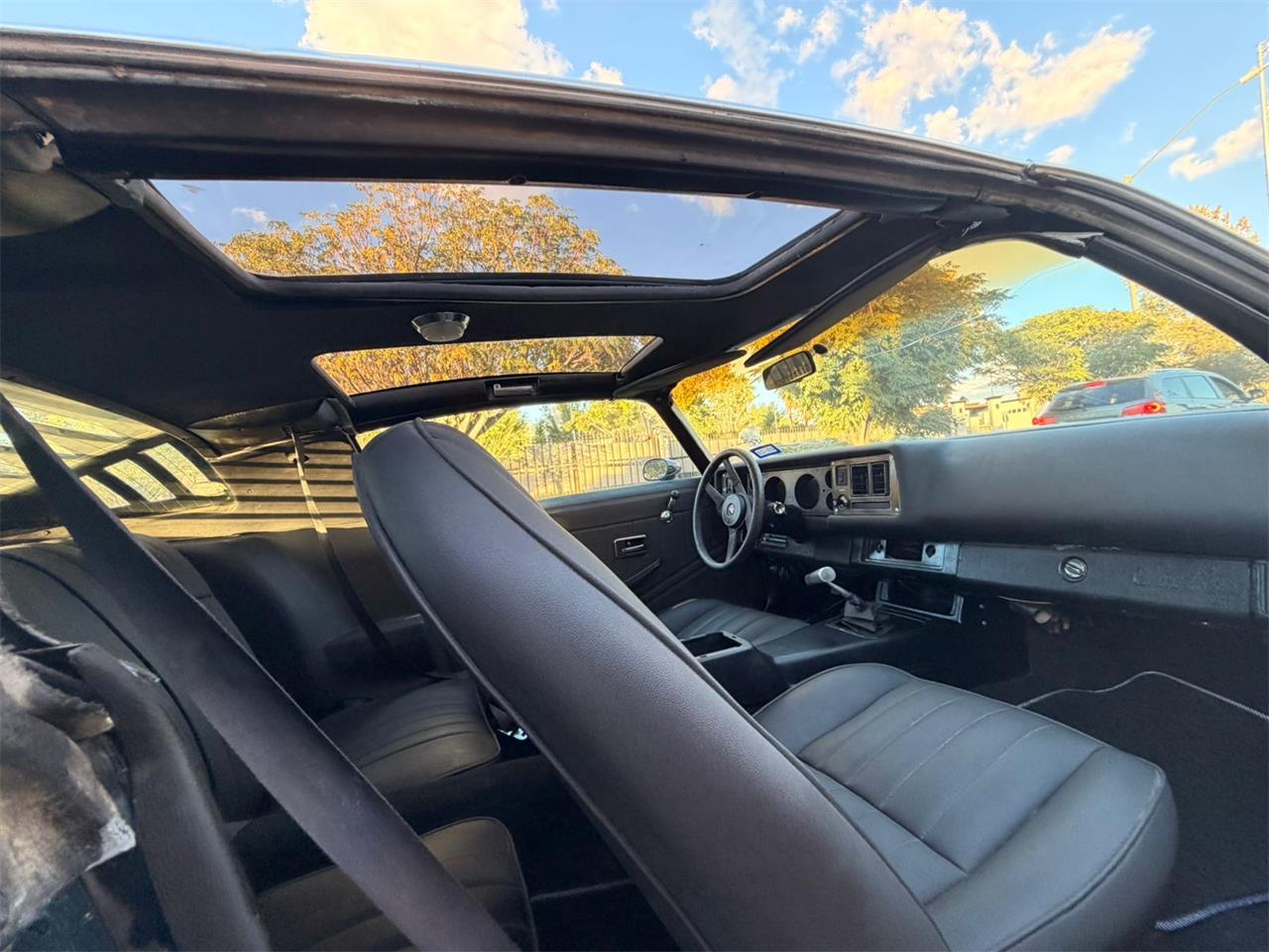 Chevrolet-Camaro-z28-1979-Metallic-Blue-Black-33