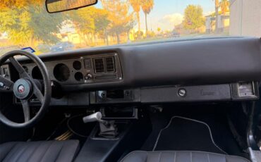 Chevrolet-Camaro-z28-1979-Metallic-Blue-Black-4