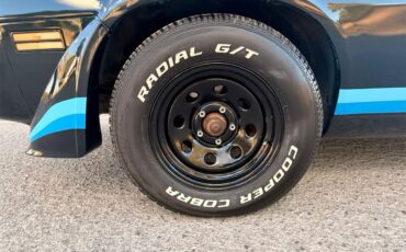 Chevrolet-Camaro-z28-1979-Metallic-Blue-Black-53