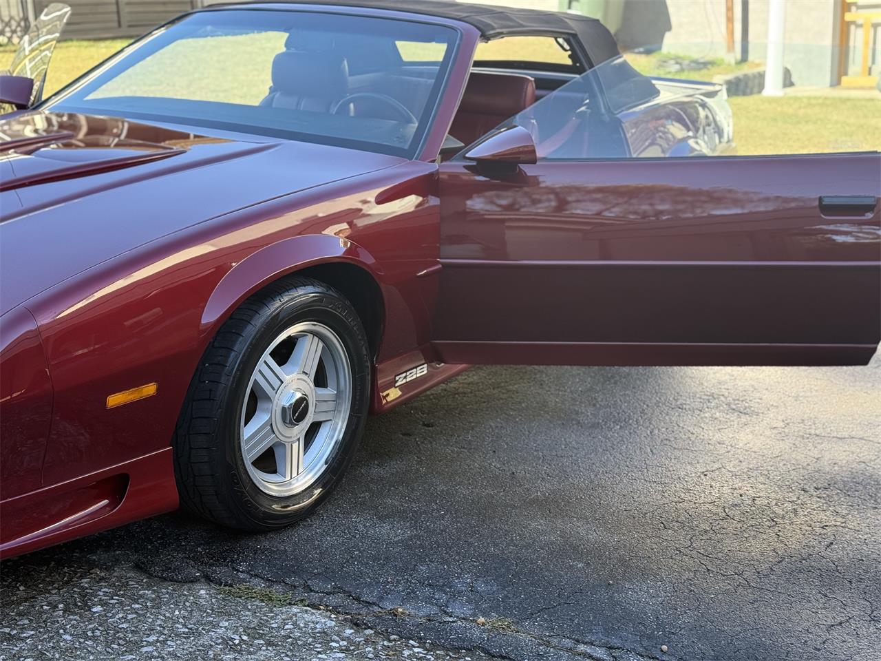 Chevrolet-Camaro-z28-1991-Dark-Red-Metallic-Red-custom-Leather-23