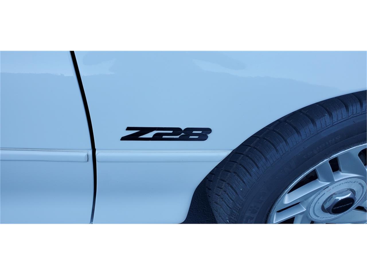 Chevrolet-Camaro-z28-1994-Arctic-white-Medium-graycharcoal-12