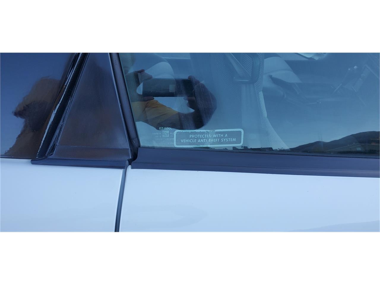Chevrolet-Camaro-z28-1994-Arctic-white-Medium-graycharcoal-14