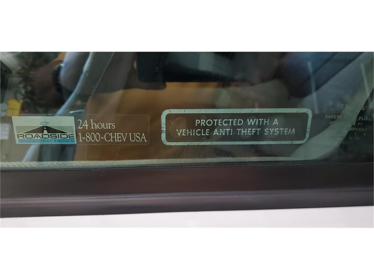 Chevrolet-Camaro-z28-1994-Arctic-white-Medium-graycharcoal-2