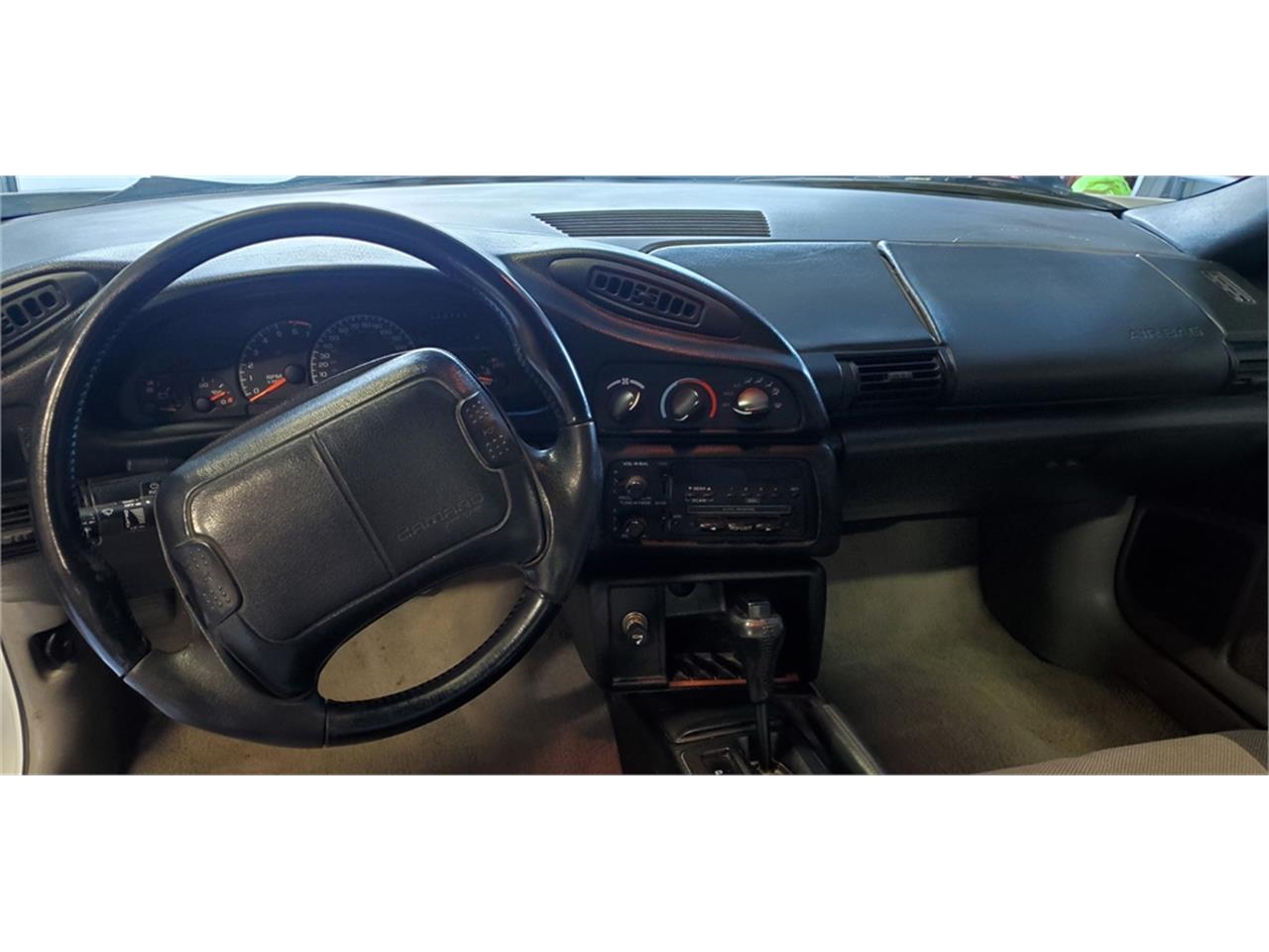 Chevrolet-Camaro-z28-1994-Arctic-white-Medium-graycharcoal-20
