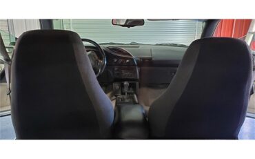 Chevrolet-Camaro-z28-1994-Arctic-white-Medium-graycharcoal-26