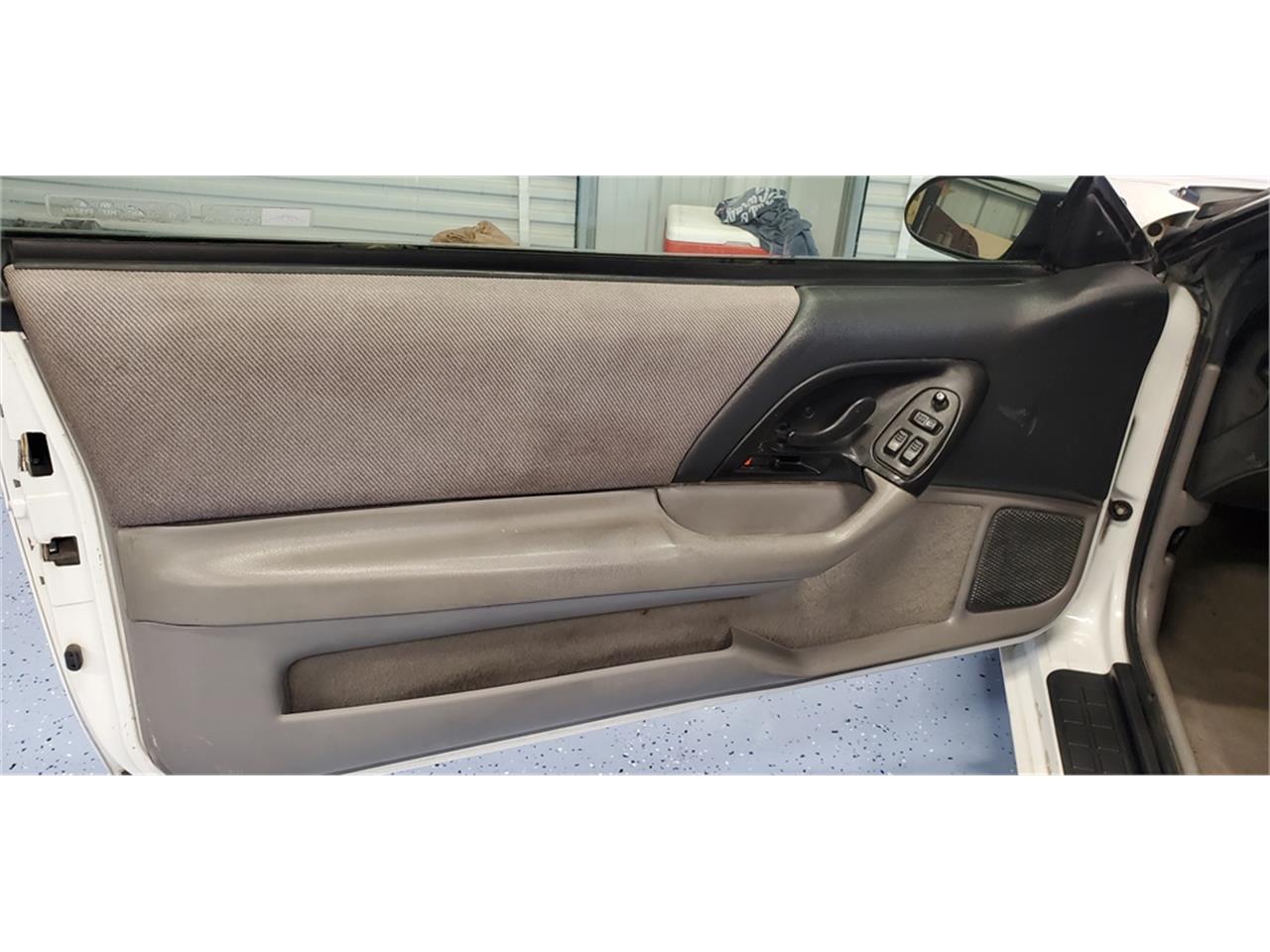 Chevrolet-Camaro-z28-1994-Arctic-white-Medium-graycharcoal-27