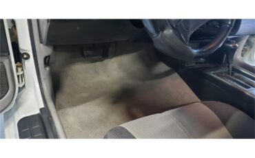 Chevrolet-Camaro-z28-1994-Arctic-white-Medium-graycharcoal-31