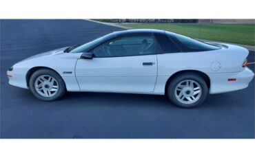 Chevrolet-Camaro-z28-1994-Arctic-white-Medium-graycharcoal-46