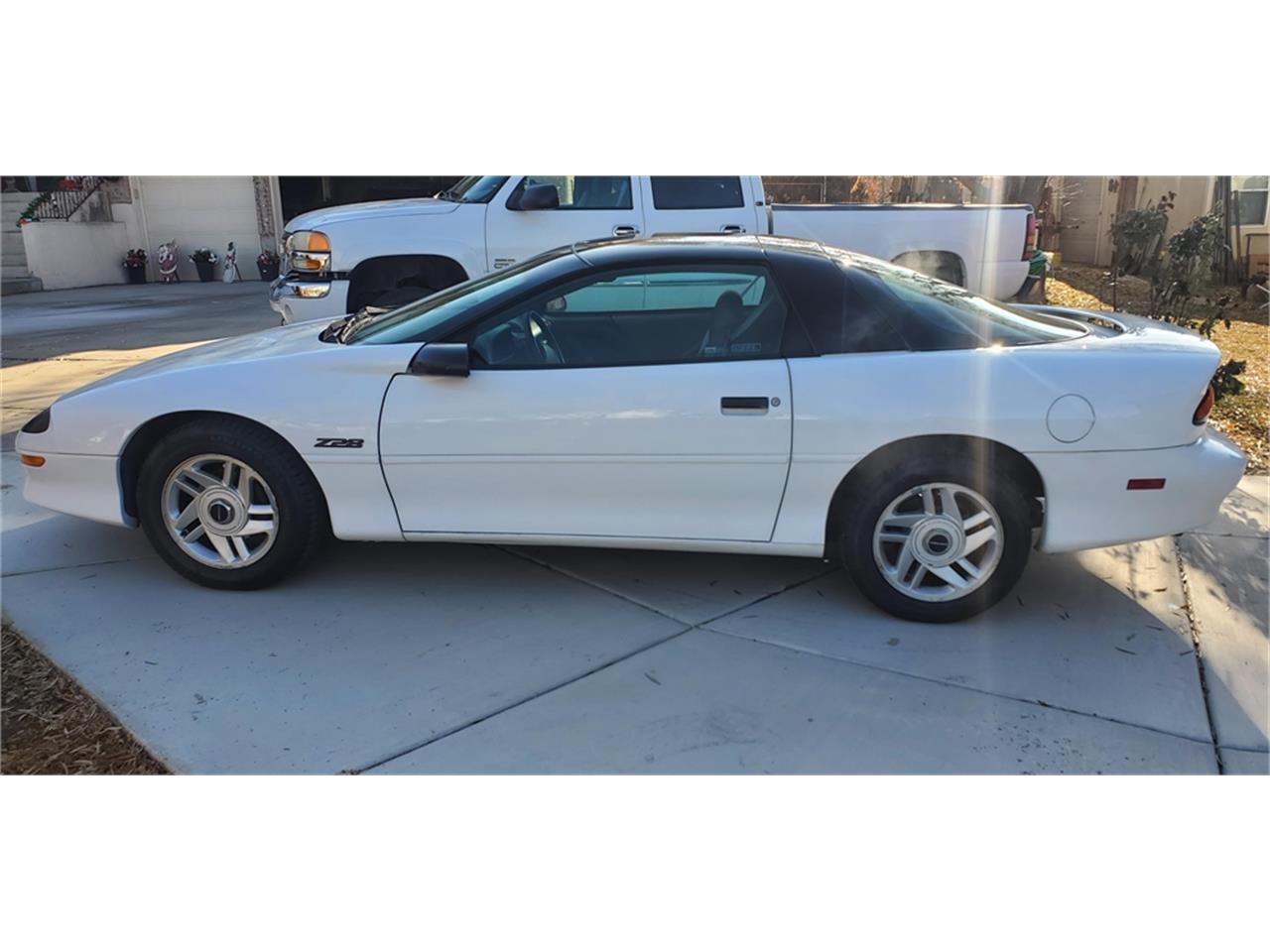 Chevrolet-Camaro-z28-1994-Arctic-white-Medium-graycharcoal-5