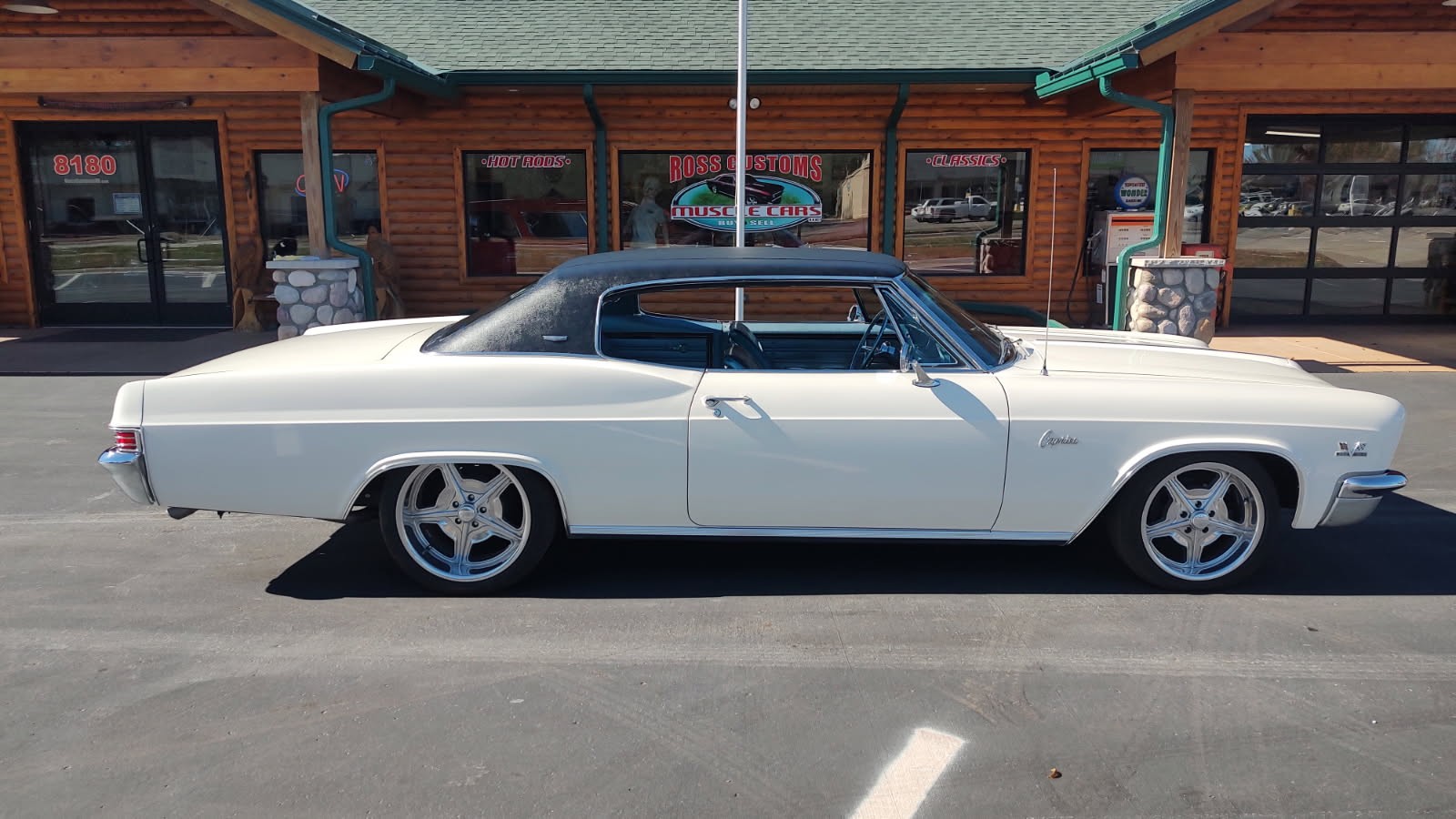 Chevrolet-Caprice-1966-2-Door-Coupe-20