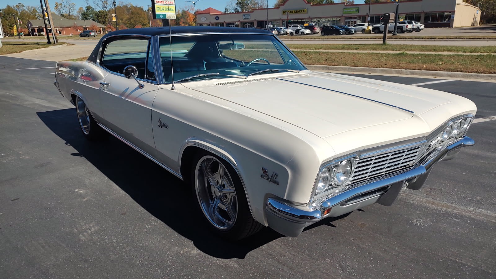 Chevrolet-Caprice-1966-2-Door-Coupe-26