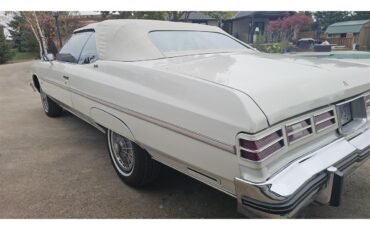 Chevrolet-Caprice-1975-White-White-12