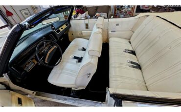 Chevrolet-Caprice-1975-White-White-14