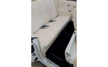 Chevrolet-Caprice-1975-White-White-17