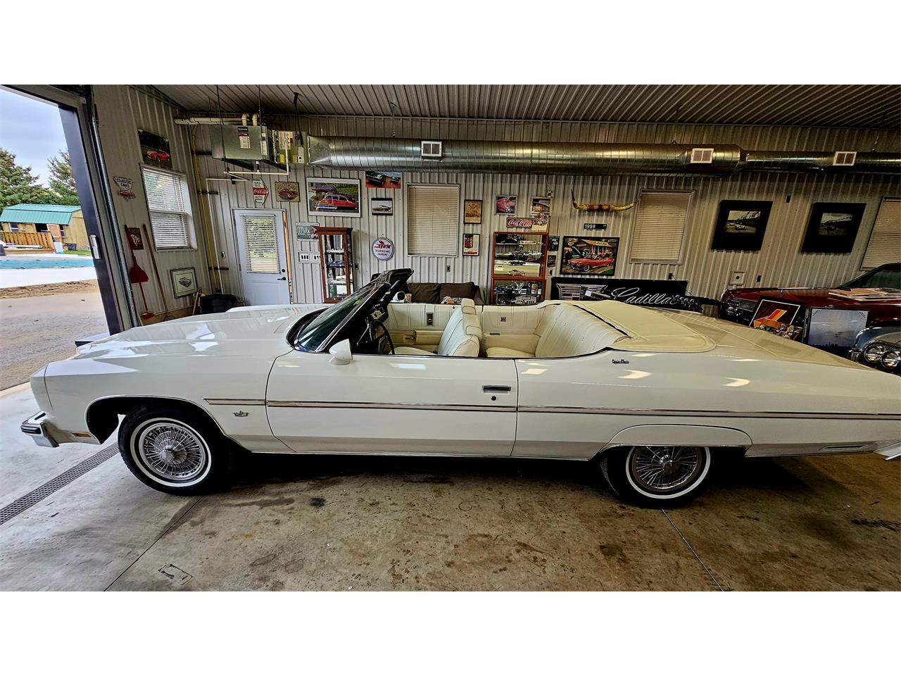 Chevrolet-Caprice-1975-White-White-5