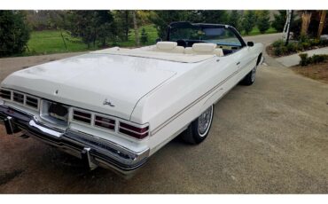 Chevrolet-Caprice-1975-White-White-9