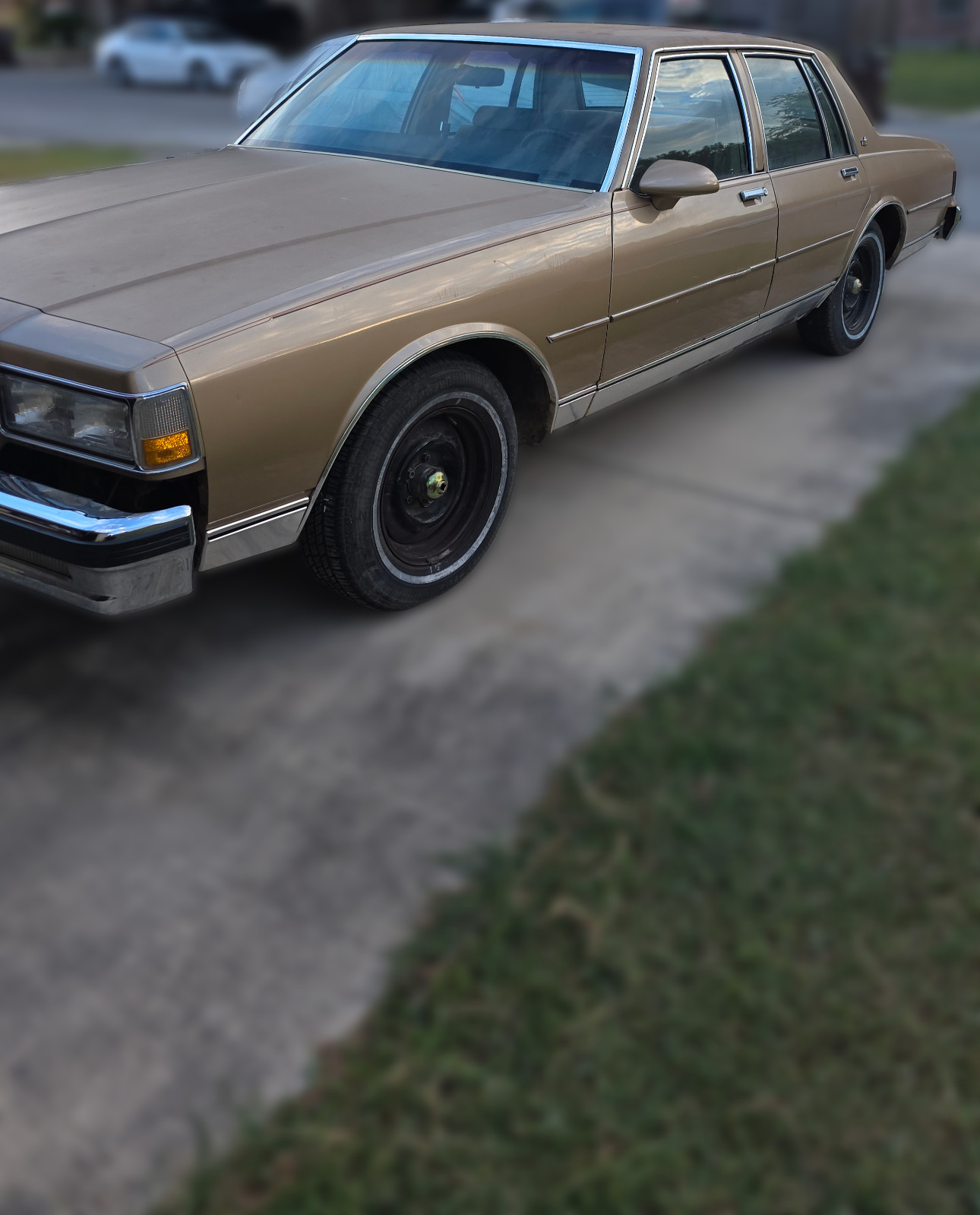 Chevrolet-Caprice-1987-Sedan-2