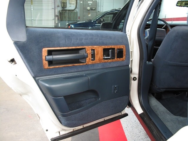 Chevrolet-Caprice-1993-19