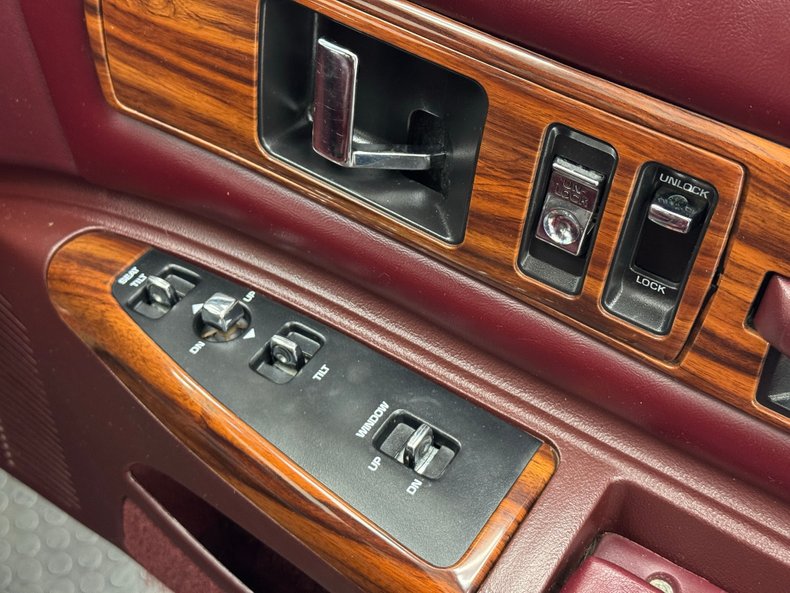 Chevrolet-Caprice-1995-Medium-Garnet-Red-Dark-Pewter-23