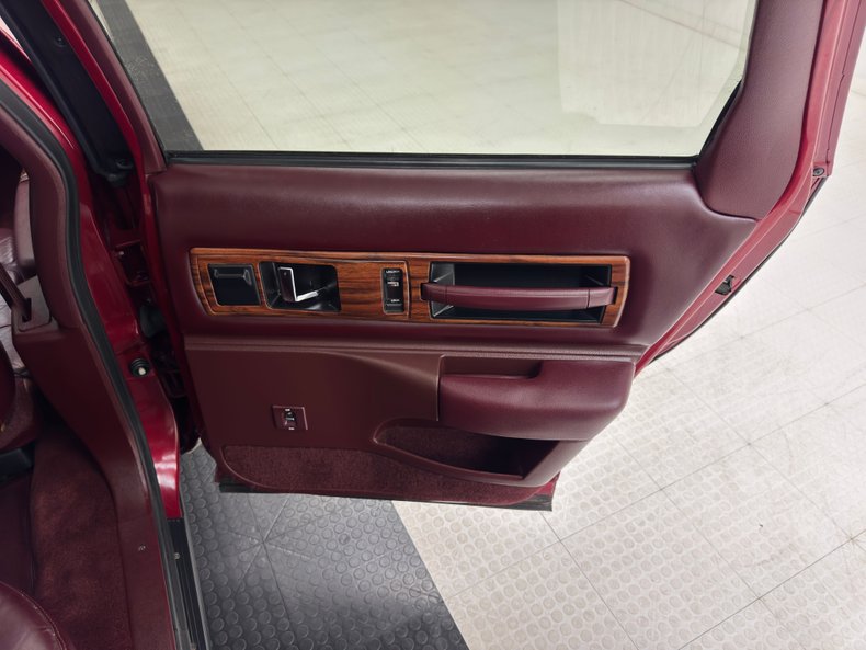 Chevrolet-Caprice-1995-Medium-Garnet-Red-Dark-Pewter-24