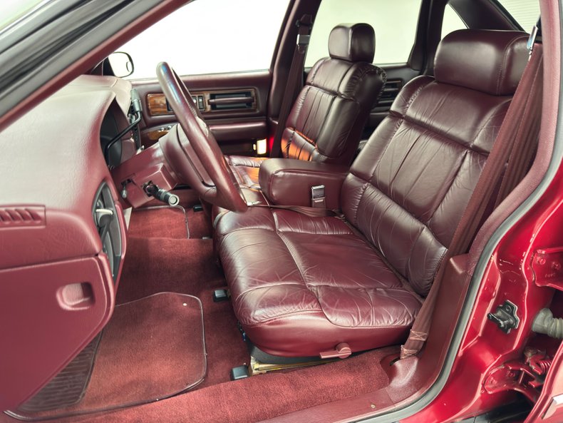 Chevrolet-Caprice-1995-Medium-Garnet-Red-Dark-Pewter-25