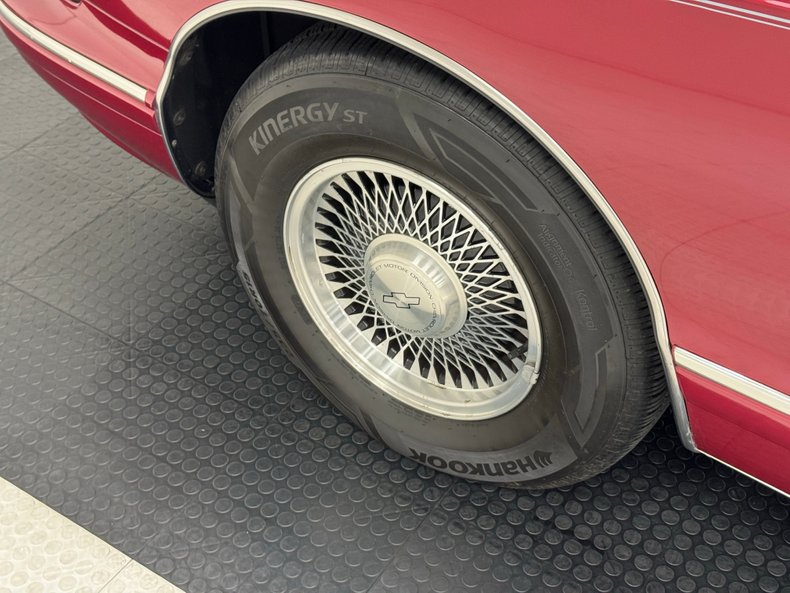 Chevrolet-Caprice-1995-Medium-Garnet-Red-Dark-Pewter-3