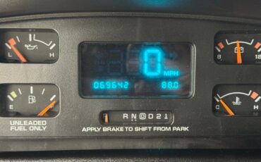 Chevrolet-Caprice-1995-Medium-Garnet-Red-Dark-Pewter-31