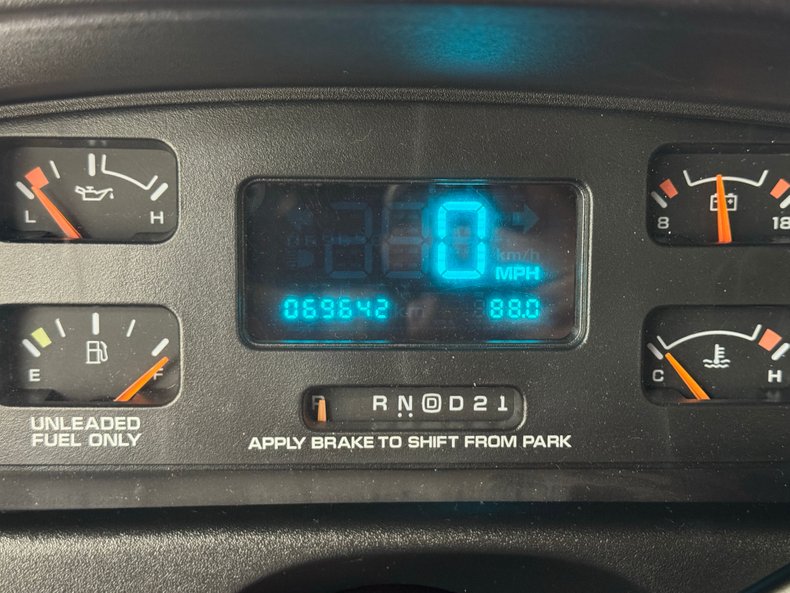 Chevrolet-Caprice-1995-Medium-Garnet-Red-Dark-Pewter-31