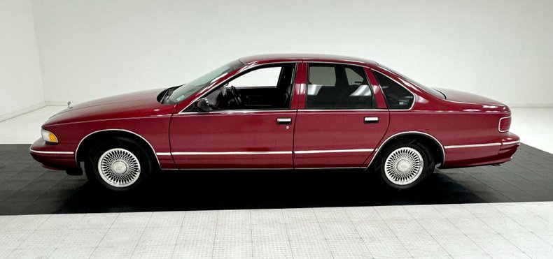 Chevrolet-Caprice-1995-Medium-Garnet-Red-Dark-Pewter-36