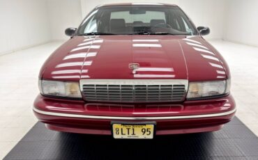 Chevrolet-Caprice-1995-Medium-Garnet-Red-Dark-Pewter-39