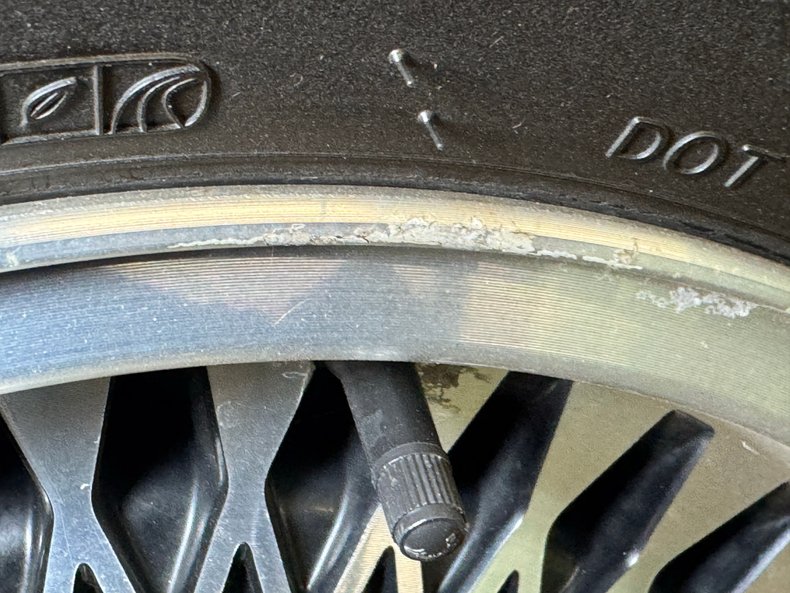 Chevrolet-Caprice-1995-Medium-Garnet-Red-Dark-Pewter-41