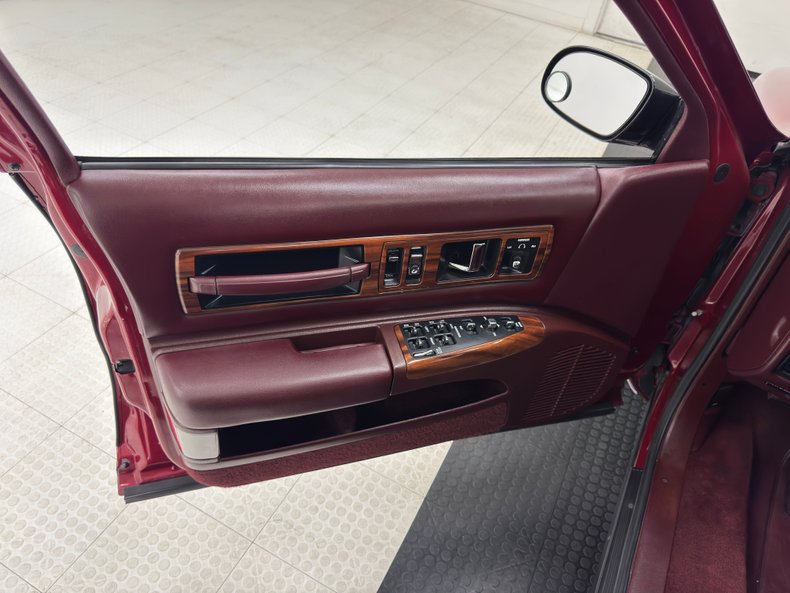 Chevrolet-Caprice-1995-Medium-Garnet-Red-Dark-Pewter-45