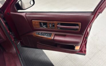 Chevrolet-Caprice-1995-Medium-Garnet-Red-Dark-Pewter-7