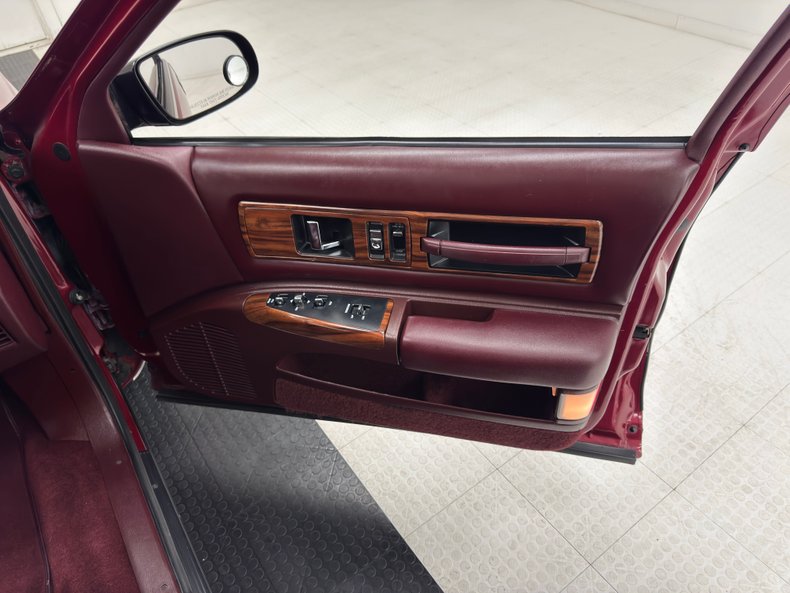 Chevrolet-Caprice-1995-Medium-Garnet-Red-Dark-Pewter-7