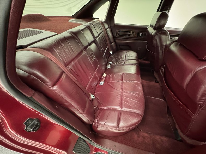 Chevrolet-Caprice-1995-Medium-Garnet-Red-Dark-Pewter-9