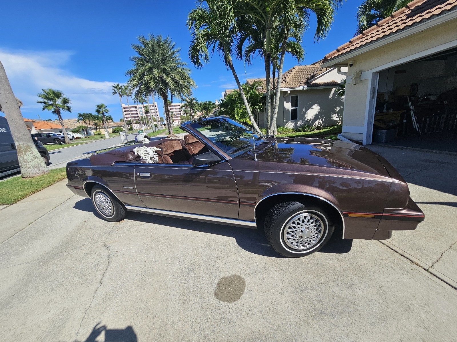 Chevrolet-Cavalier-1984-Convertible-2