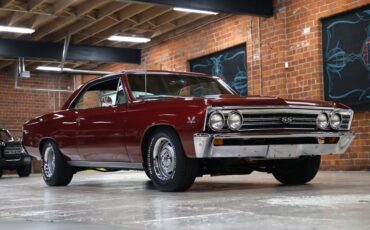 Chevrolet-Chevelle-1967-Burgundy-Metallic-Black-1