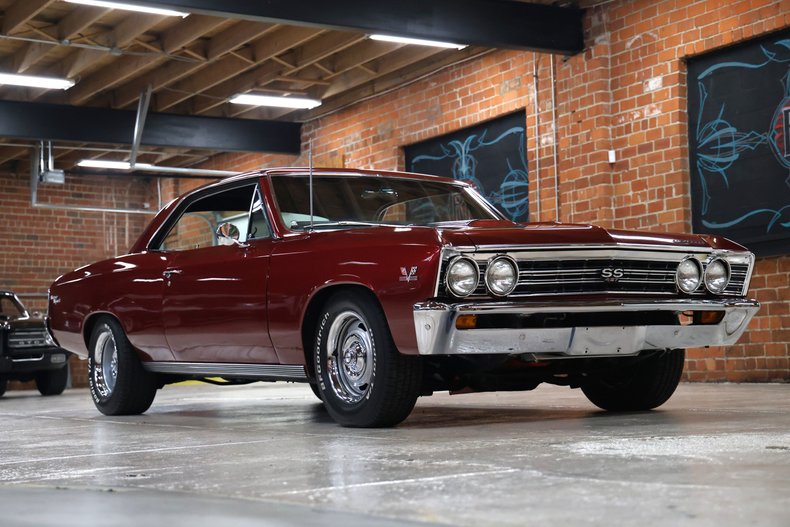 Chevrolet-Chevelle-1967-Burgundy-Metallic-Black-1