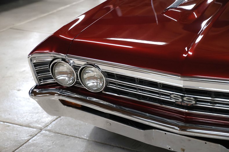 Chevrolet-Chevelle-1967-Burgundy-Metallic-Black-11