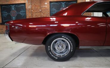 Chevrolet-Chevelle-1967-Burgundy-Metallic-Black-15