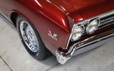 Chevrolet-Chevelle-1967-Burgundy-Metallic-Black-2